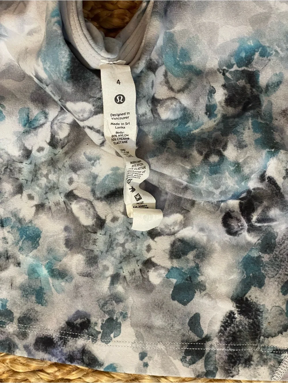 lululemon Abstract Floral Scoop Neck Crop Tank Top US 4 Align Yoga Athleisure